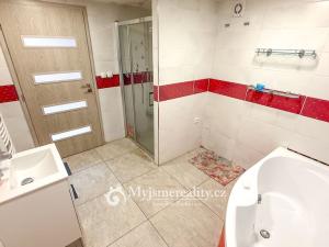 Prodej rodinného domu, Hodonice, Krhovická, 190 m2