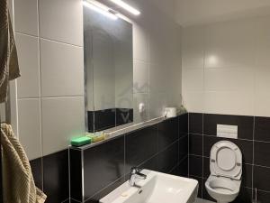 Prodej bytu 2+kk, Praha - Hlubočepy, Vítové, 51 m2