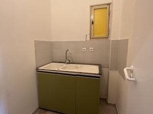 Pronájem obchodního prostoru, Praha - Vršovice, 28. pluku, 75 m2