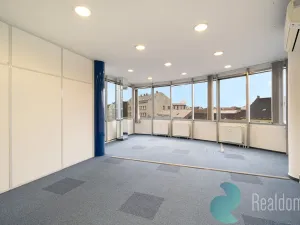 Pronájem kanceláře, České Budějovice, Pražská tř., 378 m2