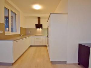 Pronájem bytu 4+kk, Praha - Štěrboholy, Kryšpínova, 105 m2