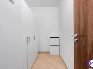 Prodej bytu 2+kk, Praha - Letňany, Hlučkova, 61 m2