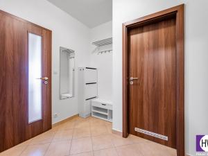 Prodej bytu 2+kk, Praha - Letňany, Hlučkova, 61 m2
