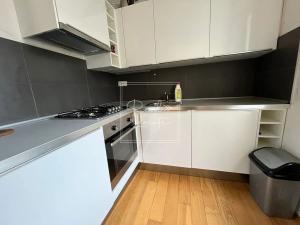 Pronájem bytu 1+kk, Praha - Holešovice, Ortenovo náměstí, 44 m2