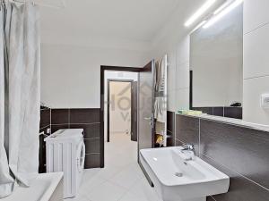 Prodej bytu 2+kk, Praha - Hlubočepy, Vítové, 51 m2