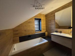 Prodej ubytování, Andělská Hora, 530 m2