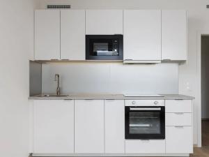 Pronájem bytu 1+kk, Praha - Hloubětín, Laponská, 32 m2