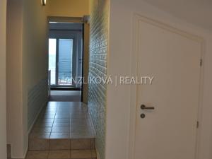 Pronájem bytu 4+kk, Hluboká nad Vltavou, nám. Čsl. armády, 110 m2