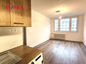 Pronájem bytu 2+kk, Praha - Záběhlice, Mečíková, 41 m2