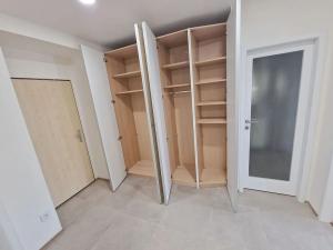 Pronájem bytu 2+kk, Praha - Žižkov, Basilejské náměstí, 46 m2