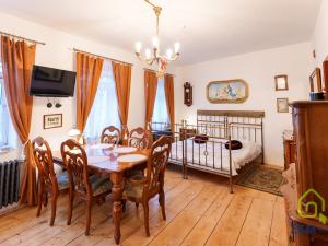 Prodej apartmánu, Jáchymov, Palackého, 200 m2