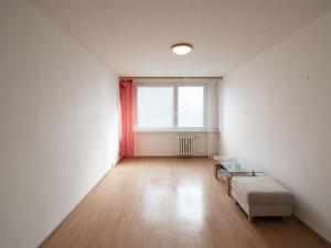 Pronájem bytu 2+kk, Praha - Petrovice, Lessnerova, 43 m2