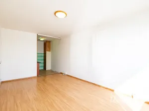Pronájem bytu 2+kk, Praha - Petrovice, Lessnerova, 43 m2
