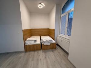 Pronájem bytu 1+kk, Ústí nad Labem - Střekov, Žukovova, 29 m2