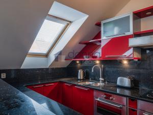 Pronájem bytu 6+kk a větší, Praha - Holešovice, Strojnická, 160 m2