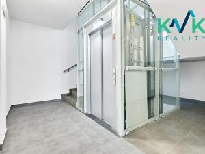 Prodej bytu 3+kk, Karlovy Vary, Dubová, 73 m2