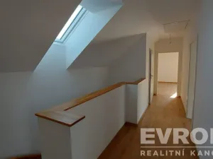 Prodej rodinného domu, Knovíz, Na Hrudném, 147 m2