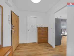 Pronájem bytu 2+kk, Praha - Modřany, Mladenovova, 48 m2