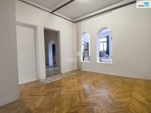 Pronájem bytu 2+1, Kroměříž, Riegrovo náměstí, 80 m2