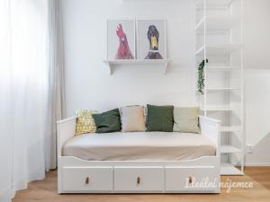 Pronájem bytu 1+kk, Praha - Braník, Branická, 27 m2