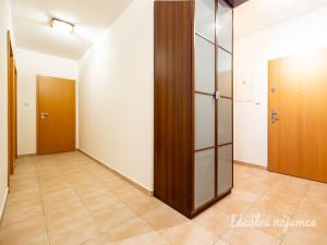 Pronájem bytu 2+1, Praha - Hrdlořezy, Hrdlořezská, 64 m2