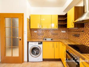 Pronájem bytu 2+1, Praha - Hrdlořezy, Hrdlořezská, 64 m2