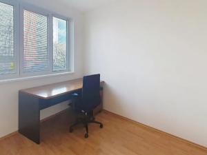 Pronájem bytu 2+kk, Praha - Stodůlky, Petržílkova, 60 m2