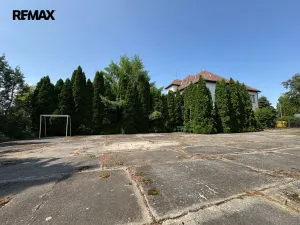 Prodej komerční nemovitosti, Kunovice, Osvobození, 1573 m2
