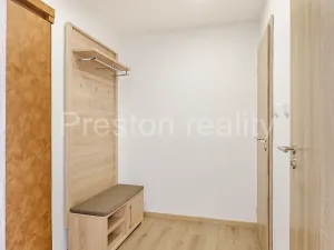 Pronájem bytu 1+kk, Praha - Modřany, Angelovova, 28 m2