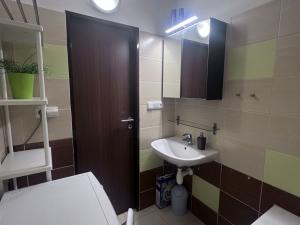 Prodej bytu 3+1, Praha - Hostavice, Travná, 84 m2