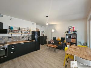 Pronájem bytu 1+kk, Praha - Holešovice, U Pergamenky, 45 m2