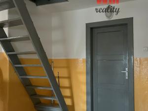 Prodej bytu 1+1, Karlovy Vary - Stará Role, Závodu míru, 50 m2