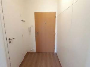 Pronájem bytu 1+kk, Praha - Košíře, Černochova, 28 m2