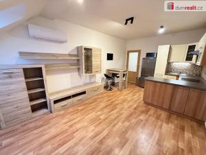 Pronájem bytu 2+kk, Praha - Kbely, Herlíkovická, 48 m2