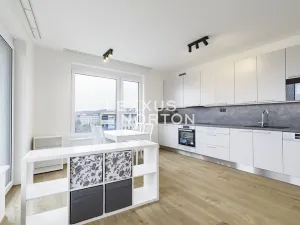 Pronájem bytu 2+kk, Praha - Vysočany, Střídavá, 60 m2