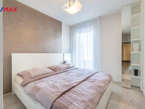 Pronájem bytu 4+kk, Praha - Letňany, Škrábkových, 104 m2