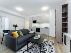 Pronájem bytu 2+kk, Praha - Vysočany, Odkolkova, 62 m2