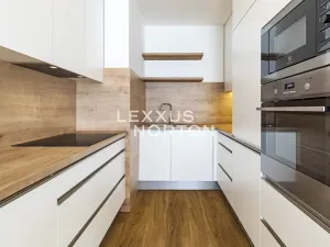 Pronájem bytu 2+kk, Praha - Karlín, Nekvasilova, 60 m2