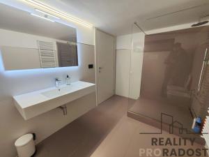 Prodej bytu 5+kk, Via del Porto Romano, Città Sant'Angelo, Provincia di Pescara, Itálie, 274 m2