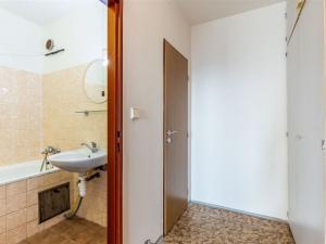 Prodej bytu 2+kk, Praha - Malešice, U krbu, 51 m2