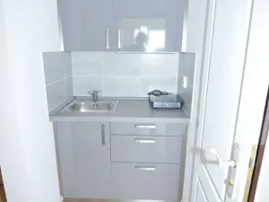 Pronájem bytu 1+kk, Praha - Černý Most, Kuttelwascherova, 22 m2