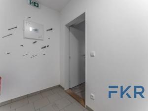 Pronájem bytu 1+kk, Praha - Prosek, Na rozhraní, 20 m2