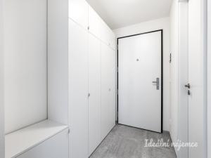 Pronájem bytu 1+kk, Praha - Modřany, Mezi vodami, 32 m2