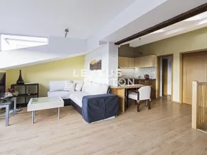 Pronájem bytu 2+kk, Praha - Vršovice, Oblouková, 60 m2