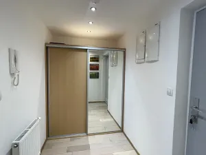 Pronájem bytu 1+kk, Praha - Lochkov, U sladovny, 36 m2