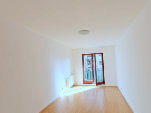 Pronájem bytu 2+kk, Praha - Štěrboholy, Andersenova, 52 m2