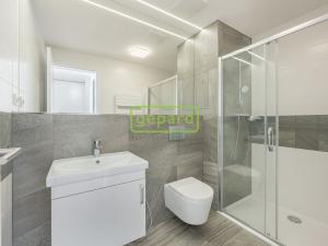 Pronájem bytu 1+kk, Praha - Kobylisy, Pakoměřická, 34 m2