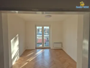 Pronájem bytu 2+1, Kladno, Petrohradská, 53 m2