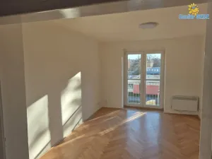 Pronájem bytu 2+1, Kladno, Petrohradská, 53 m2