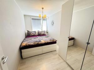 Pronájem bytu 2+kk, Praha - Bohnice, Katovická, 42 m2